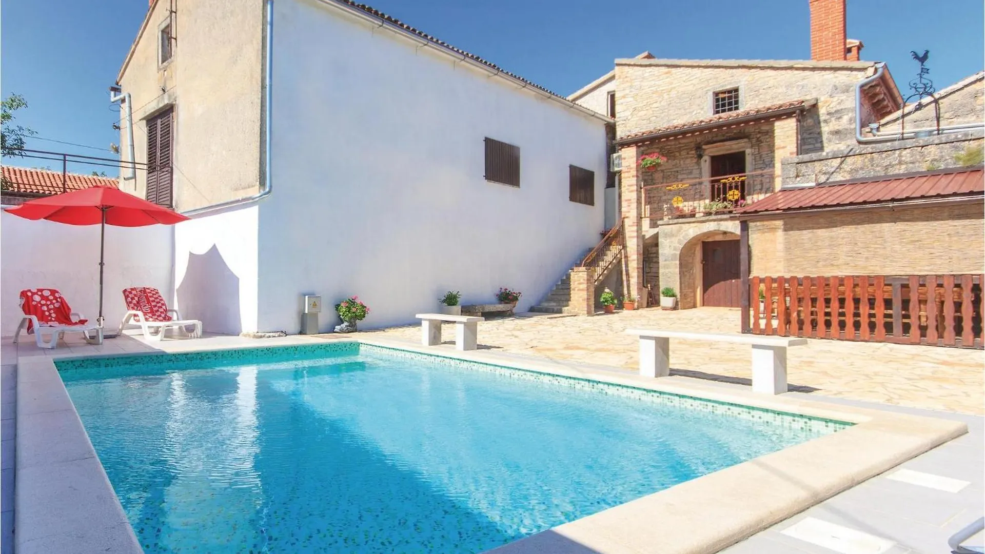 Beautiful Home In Stifanici With Kitchen