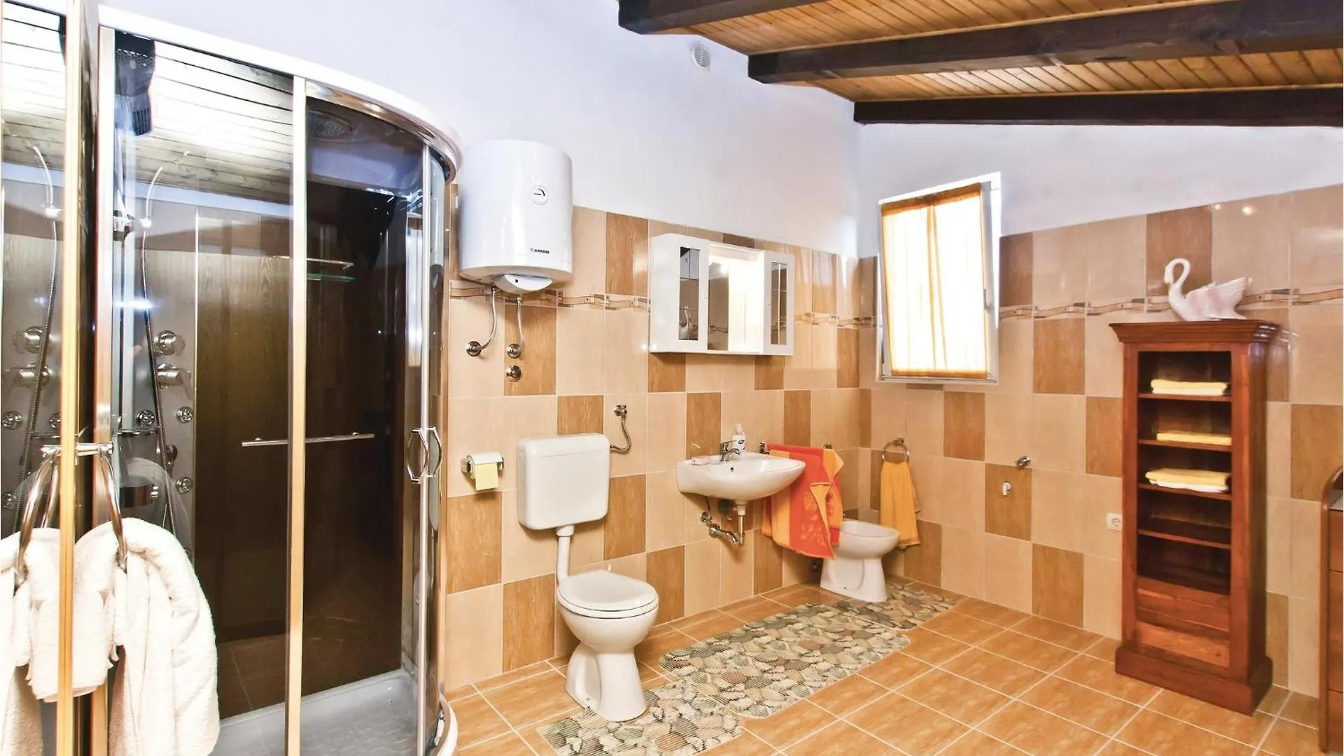 Beautiful Home In Stifanici With Kitchen